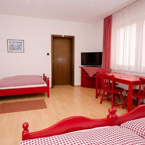 Dreibettzimmer