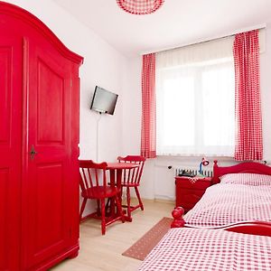 Zimmer mit zwei Einzelbetten